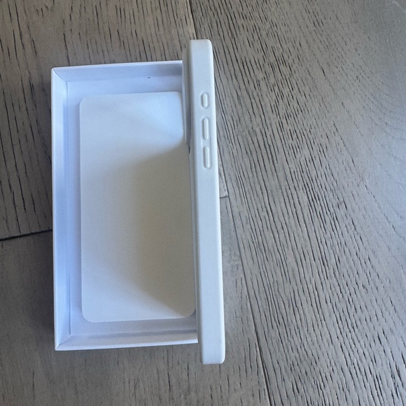 Rimowa iPhone case Aluminum iPhone 17 pro - Picture 8 of 9